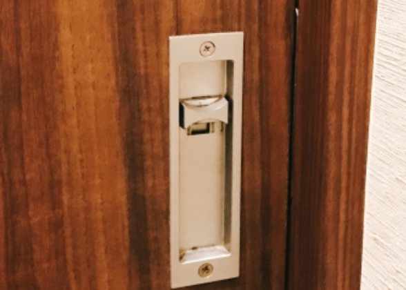 引き違い戸錠